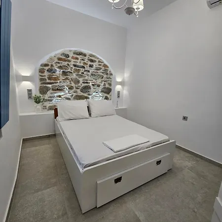 Aspalathos I&ΙΙ Kamari (Amorgos)