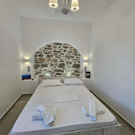 Aspalathos I & ιι Kamari (Amorgos)