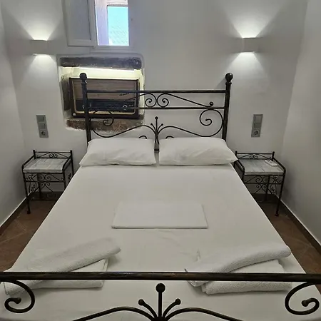 Aspalathos I & ιι Feriehus Kamari (Amorgos)